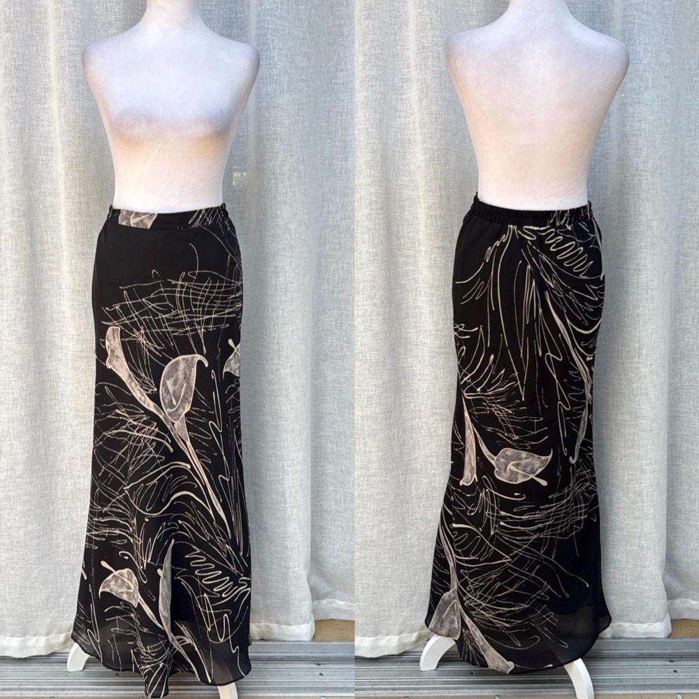 1990  black and beige midi floral skirt